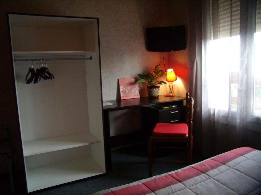 Hotel Le Relais Fleurance Ruang foto