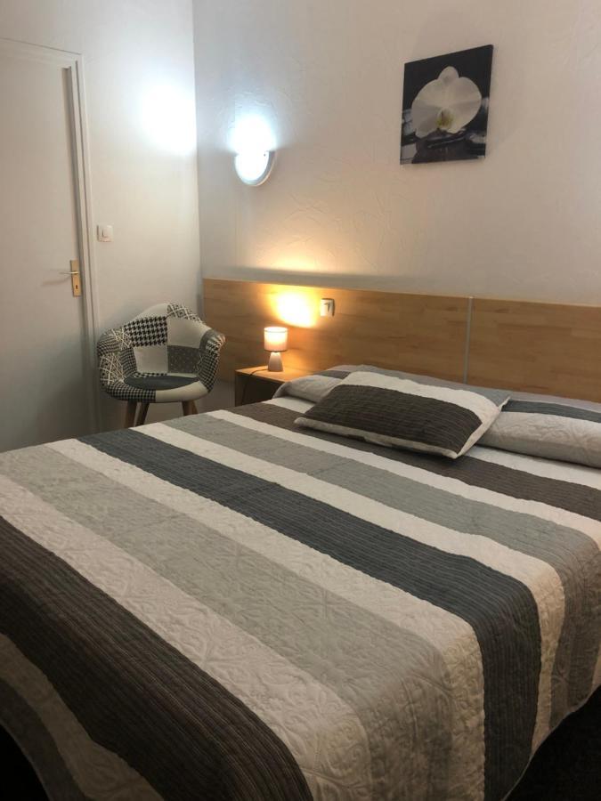 Hotel Le Relais Fleurance Bagian luar foto