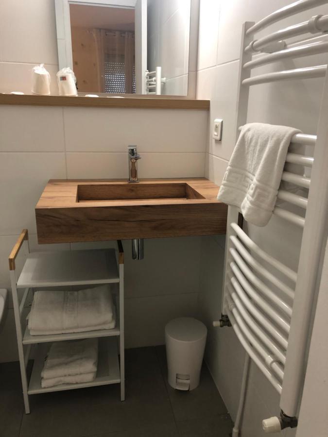 Hotel Le Relais Fleurance Bagian luar foto